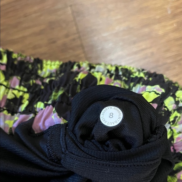 lululemon athletica Hotty Hot HR 4”Multicolor Athletic Shorts bundle size 8 - Picture 7 of 10